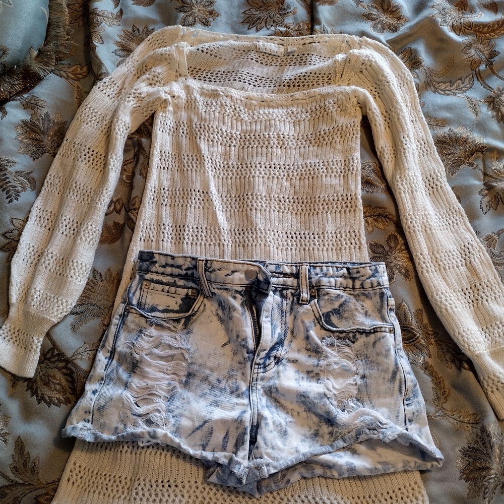 Kimchi & Blue small long sweater boho style and high waist Forever 21 jean short